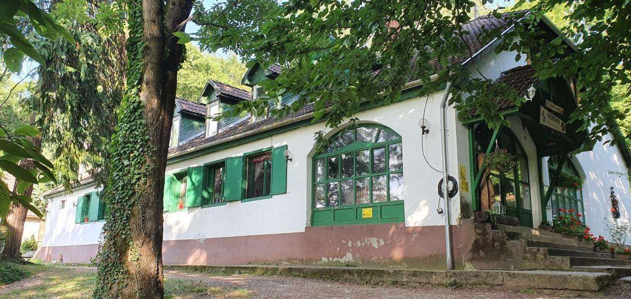 Feherkolapa Turistahaz Panzio Lillafured Exterior photo